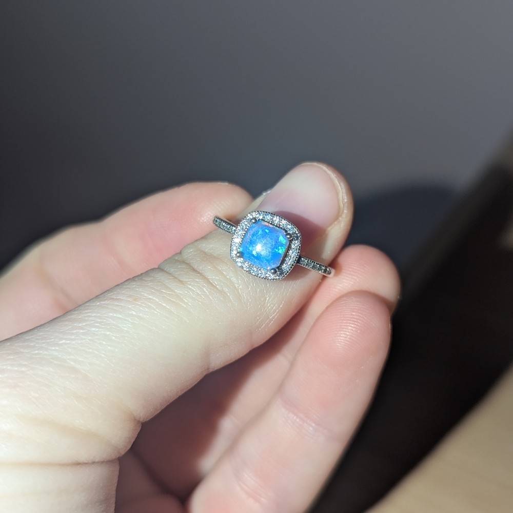 Elegant Silver and Blue Gemstone Ring
